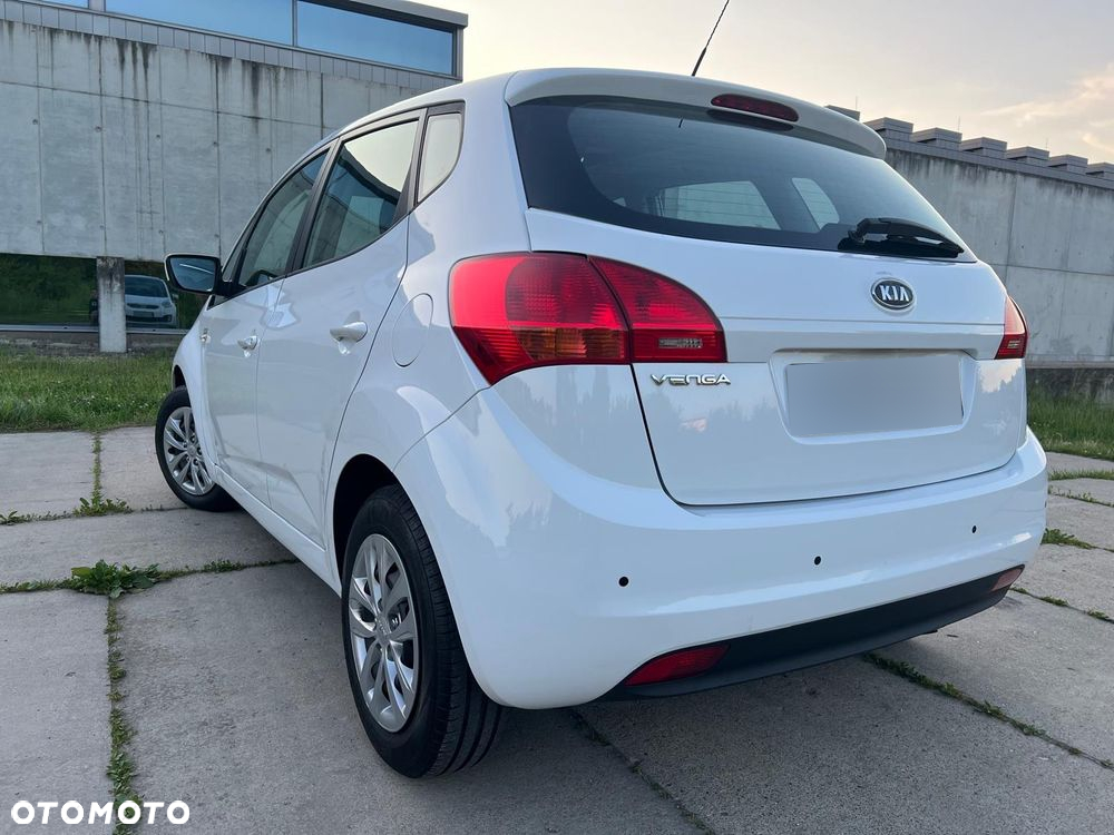 Kia Venga 1.4 CVVT Business Line - 10