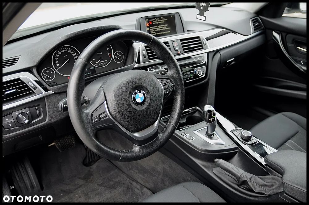 BMW Seria 3 318i - 5