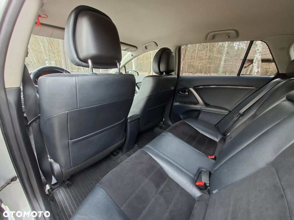 Toyota Avensis 2.0 D-4D Sol - 26