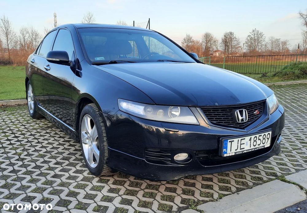 Honda Accord 2.0 Executive - 17