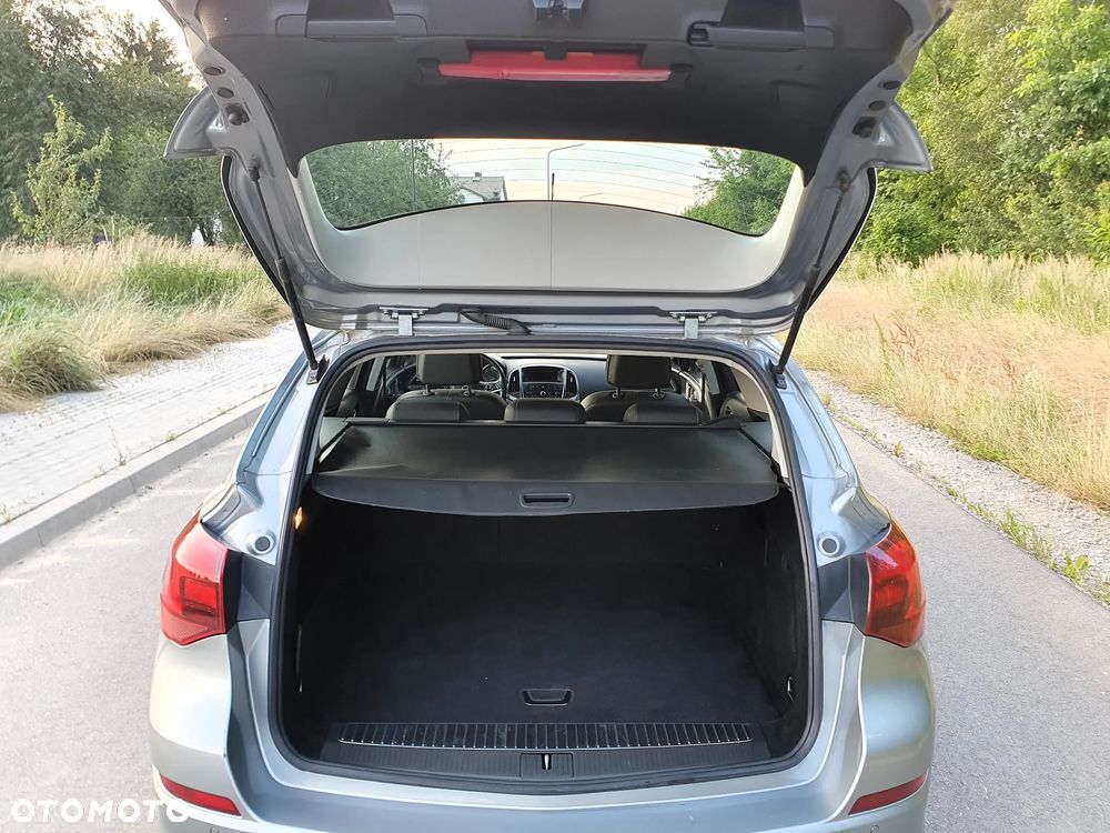 Opel Astra 2.0 CDTI Exklusiv - 9