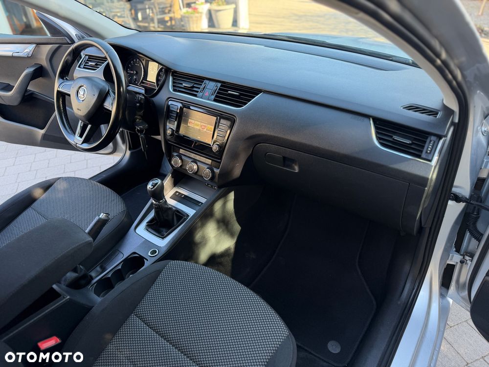 Skoda Octavia 1.6 TDI (Green tec) 4x4 Ambition - 12