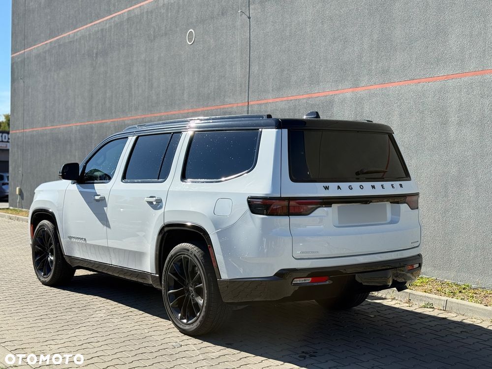 Jeep Wagoneer