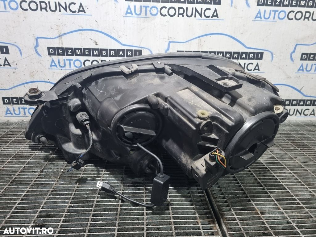 Far Dreapta Mercedes ML W164 2005 - 2008 SUV 4 Usi (1200) Cu lupă - 2