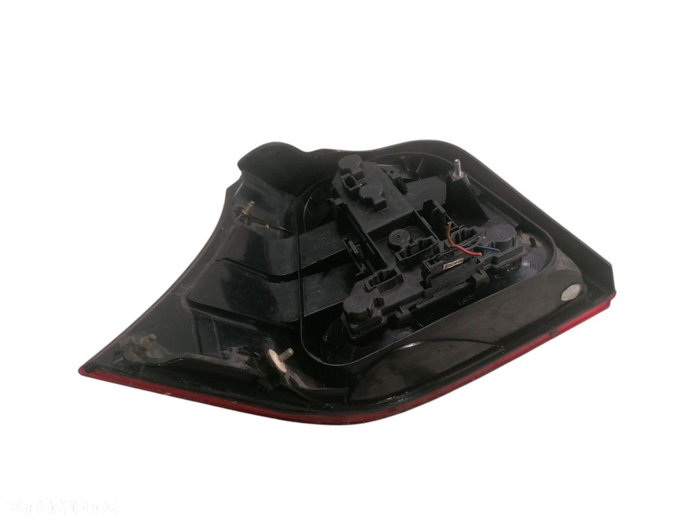 LAMPA PRAWA TYLNA TYŁ VW GOLF IV LAMPA PRAWA TYLNA TYŁ - 4