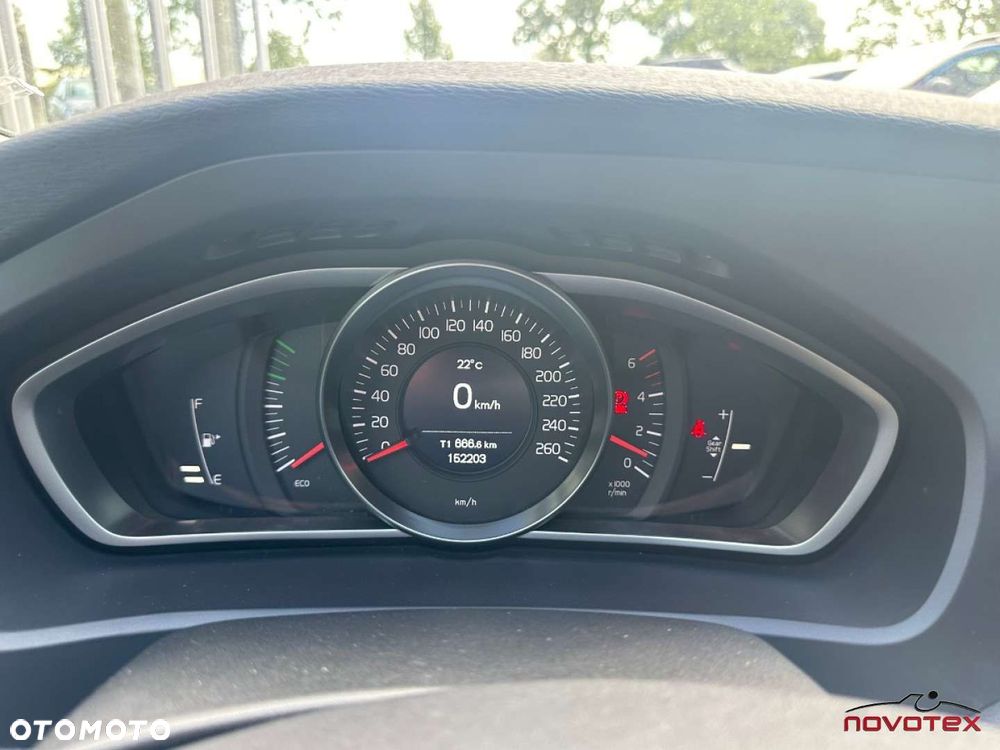 Volvo V40 D2 Momentum - 7