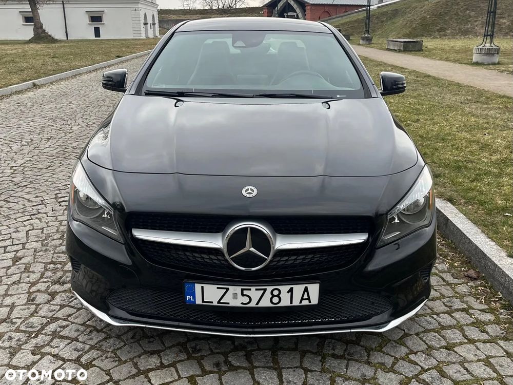 Mercedes-Benz CLA 250 4Matic 7G-DCT - 2