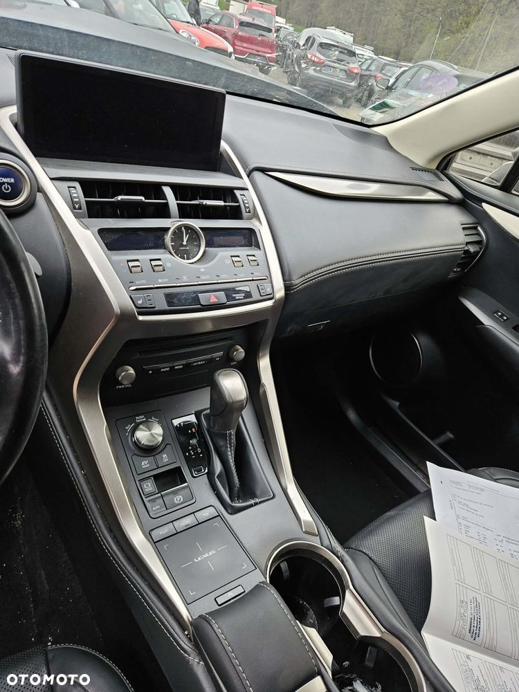 Lexus NX 300h Elite AWD - 11