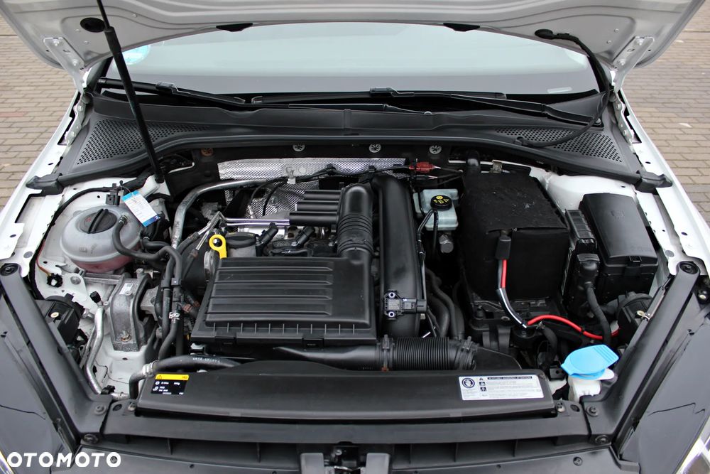 Volkswagen Golf - 28