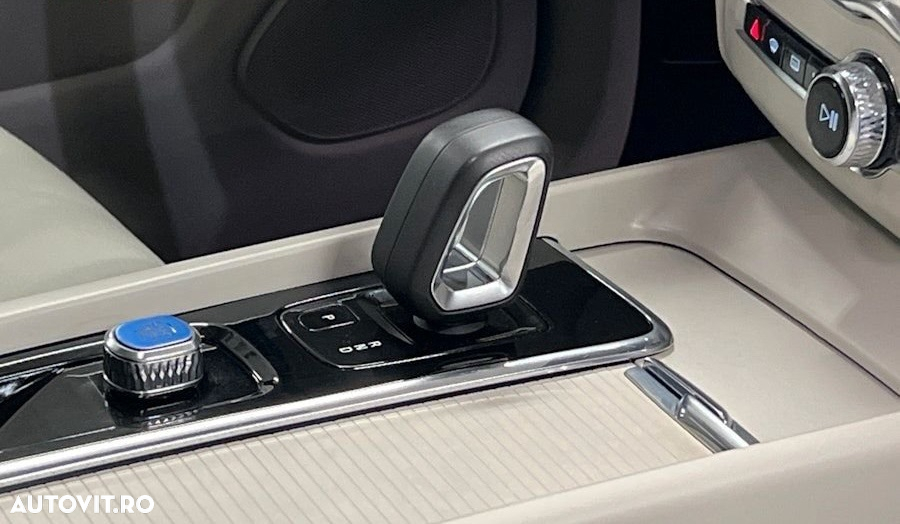 Volvo XC 60 T6 AWD Recharge Geartronic Inscription Expression - 12