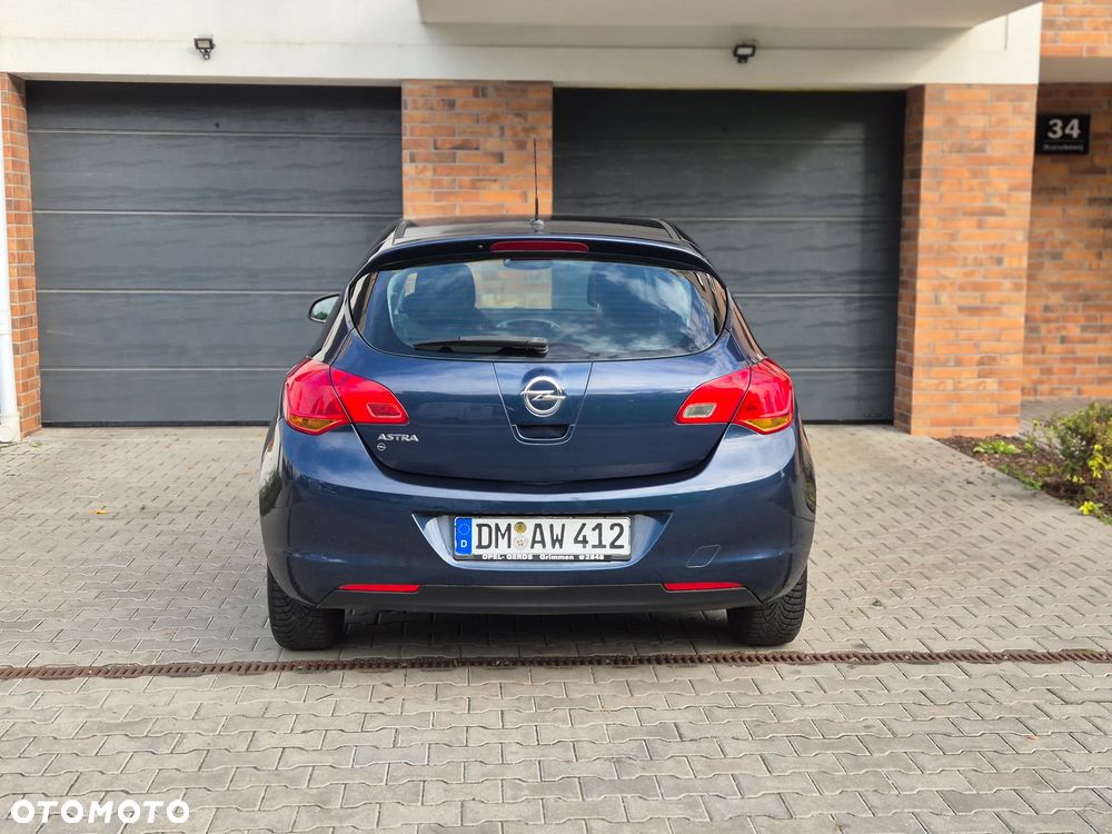 Opel Astra 1.6 Design Edition - 8