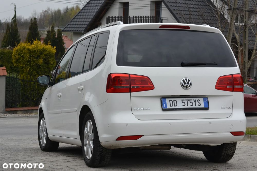 Volkswagen Touran - 4
