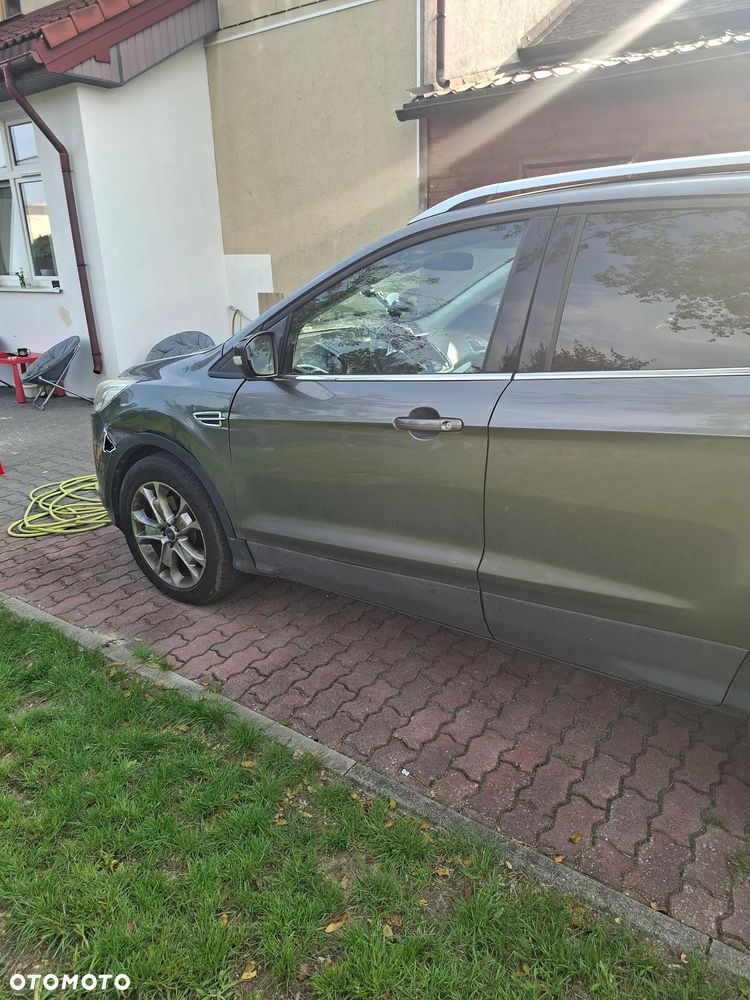 Ford Escape 2.0 EcoBoost AWD Titanium - 9