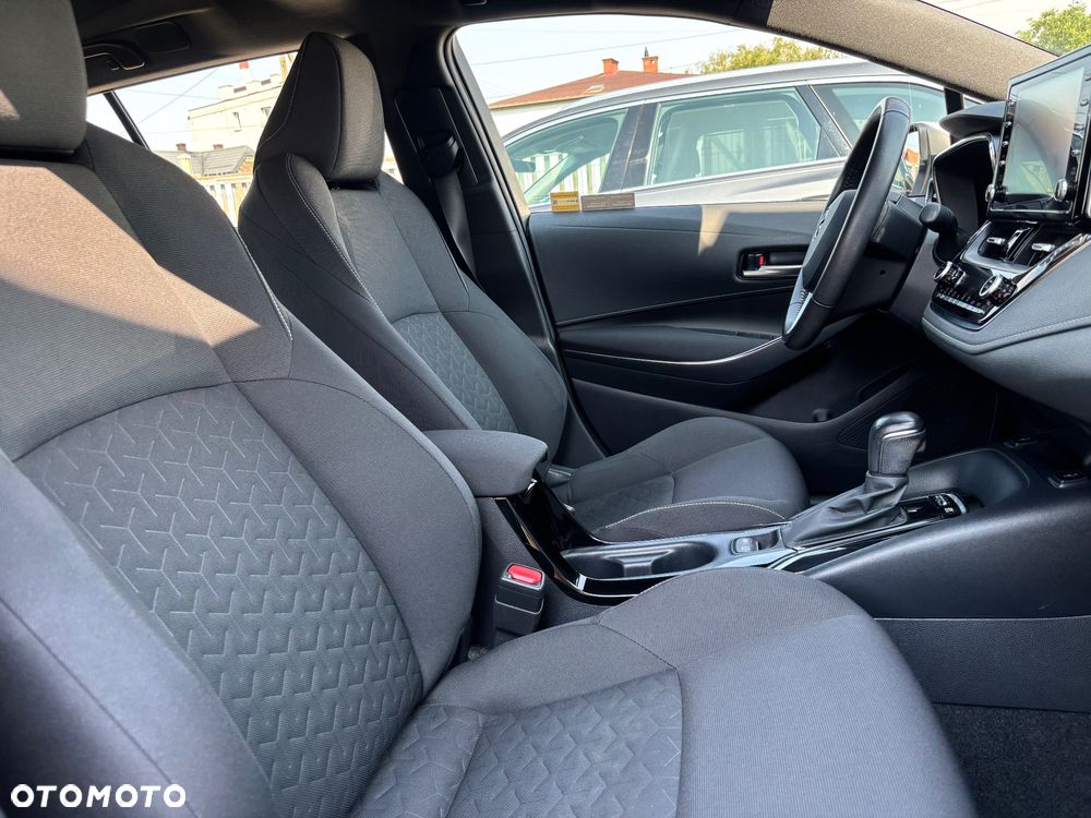 Toyota Corolla 1.8 Hybrid Comfort - 28