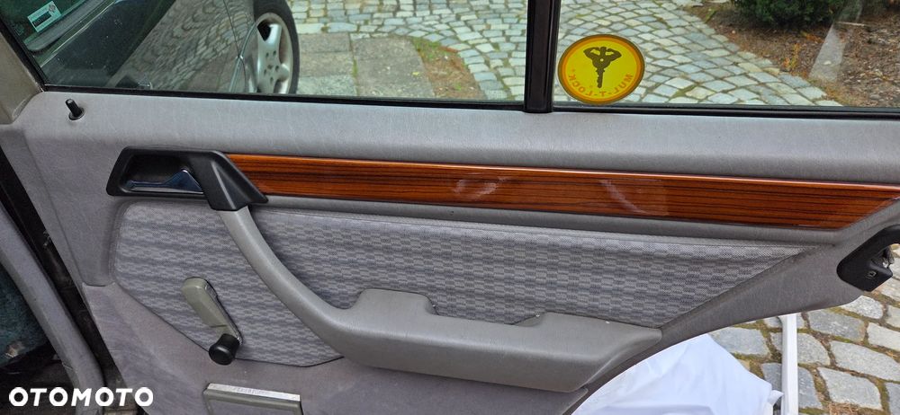 Mercedes-Benz W124 (1984-1993) - 35