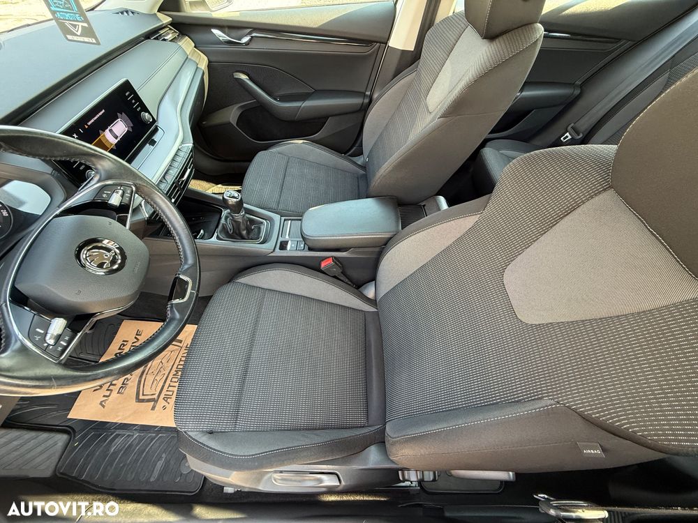 Skoda Octavia Combi 2.0 TDI Ambition - 17