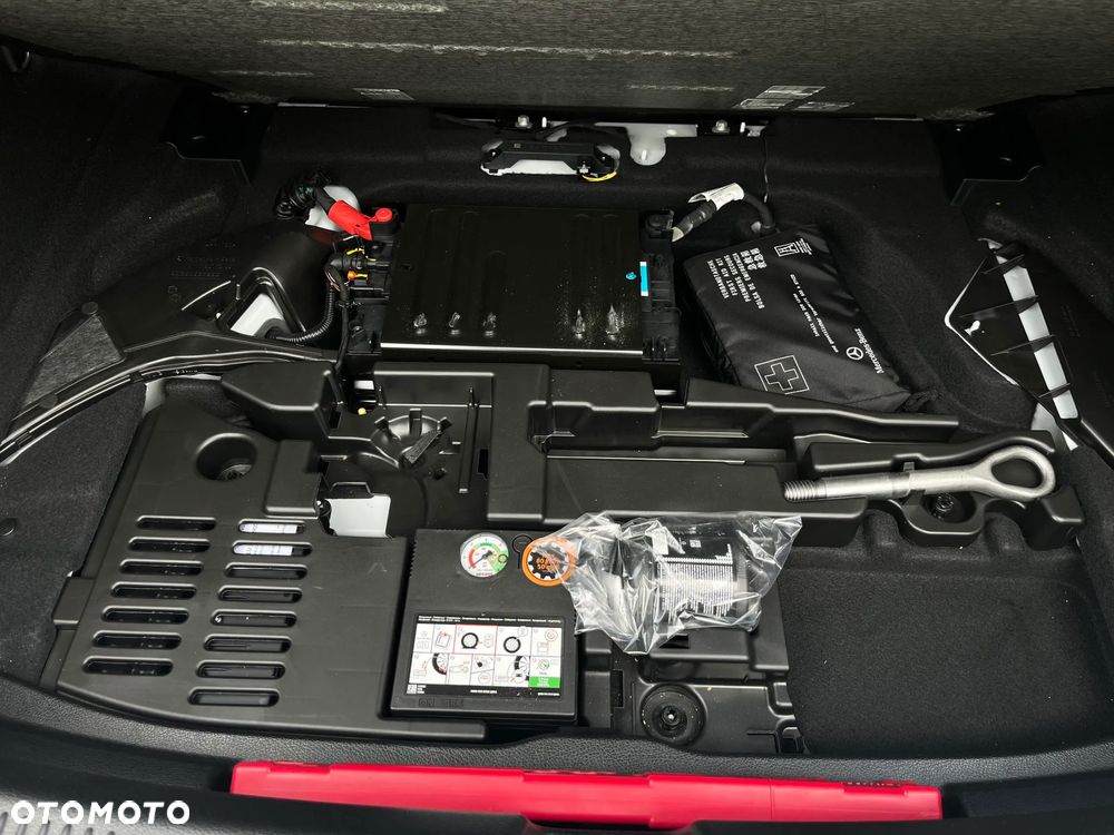 Mercedes-Benz Klasa A 180 AMG Line 7G-DCT - 30