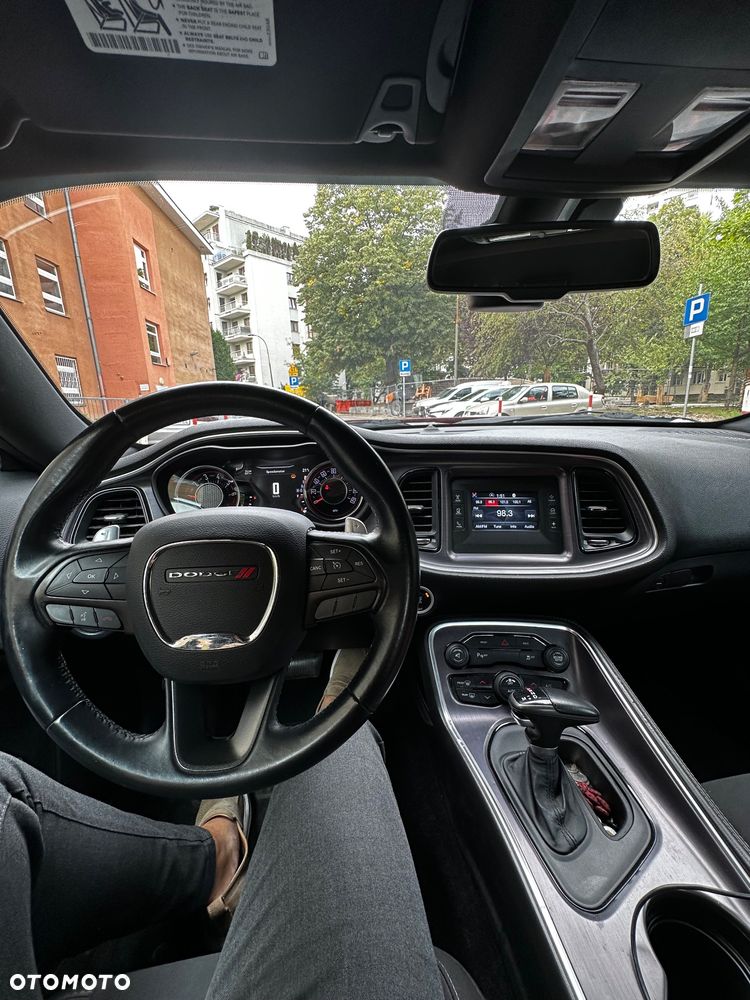 Dodge Challenger - 7