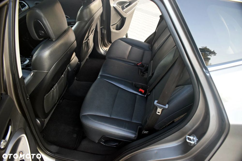 Hyundai Santa Fe 2.0 T Sport Utility - 31
