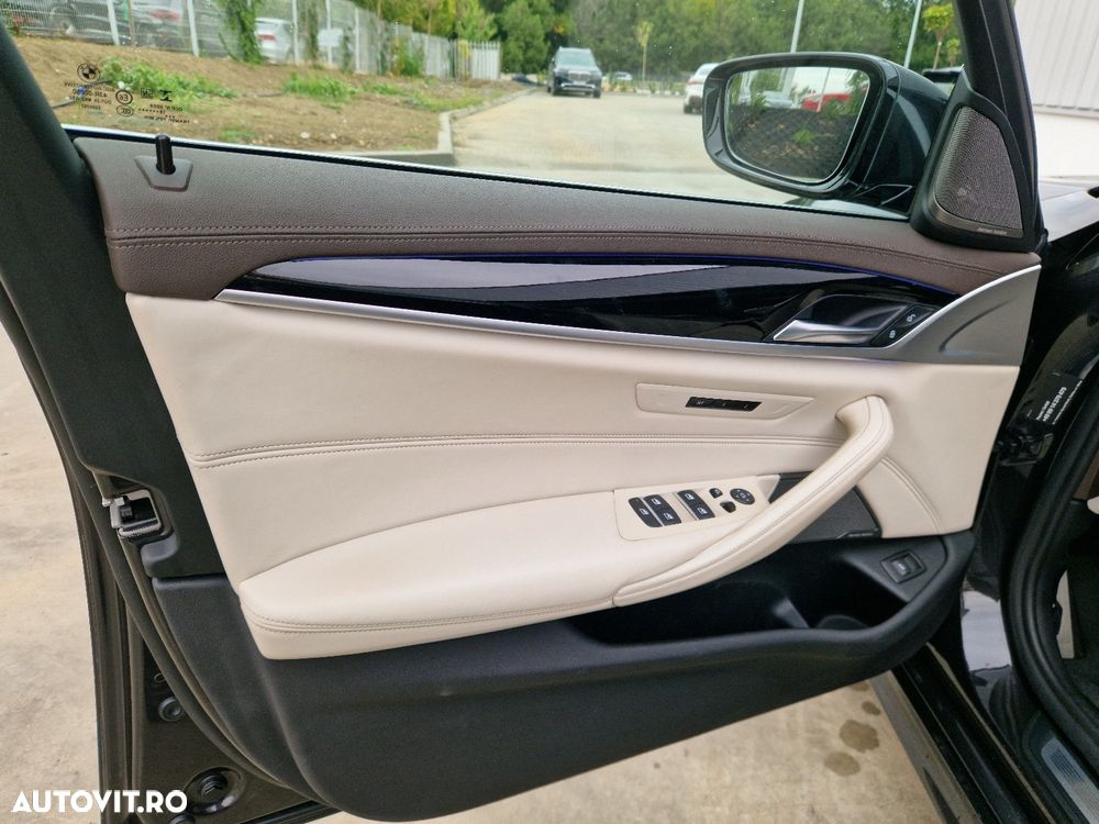 BMW Seria 5 540i xDrive AT - 16
