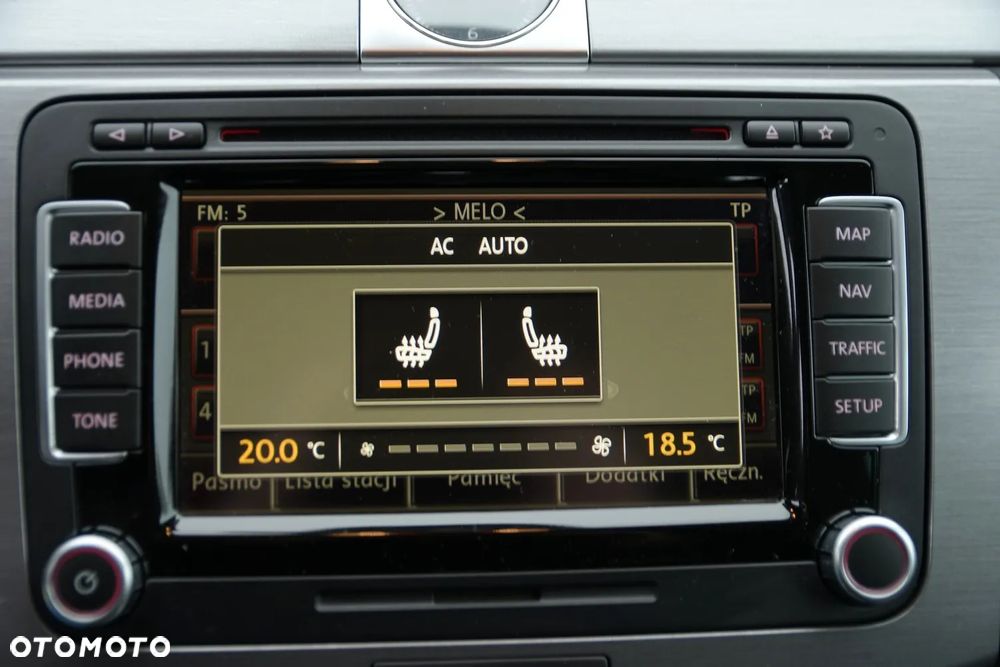 Volkswagen Passat - 29