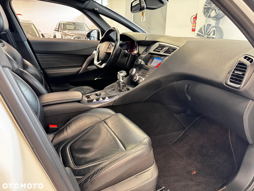 Citroën DS5 1.6 THP Pure Pearl - 17