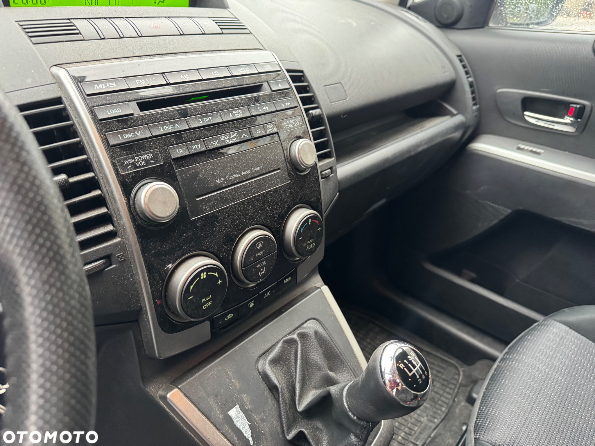 Mazda 5 - 11