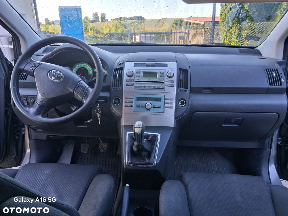 Toyota Corolla Verso 2.0 D-4D Terra 7os - 3