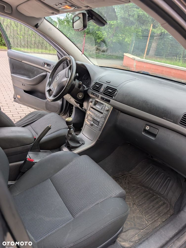 Toyota Avensis 2.0 D-4D Sol - 19