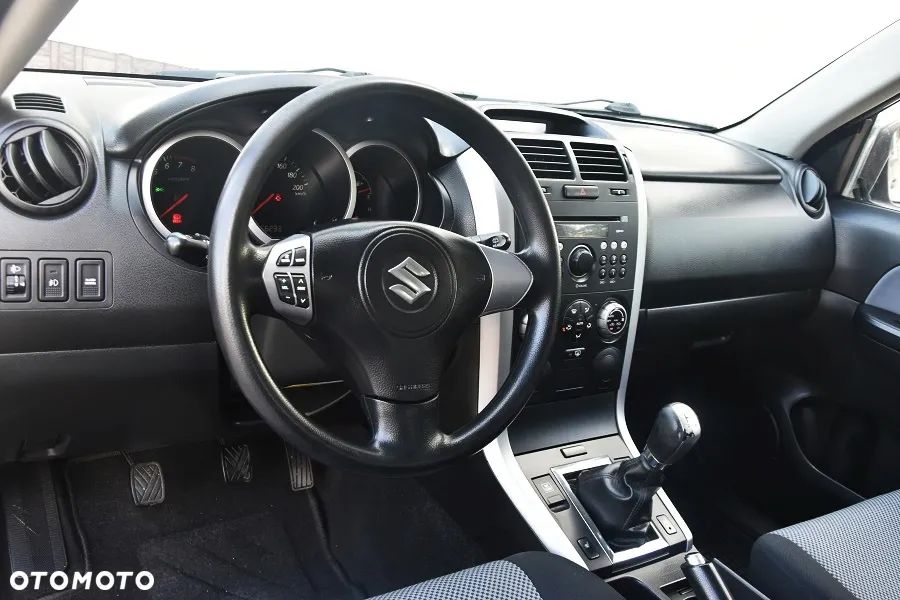 Suzuki Grand Vitara 1.6 Comfort - 17