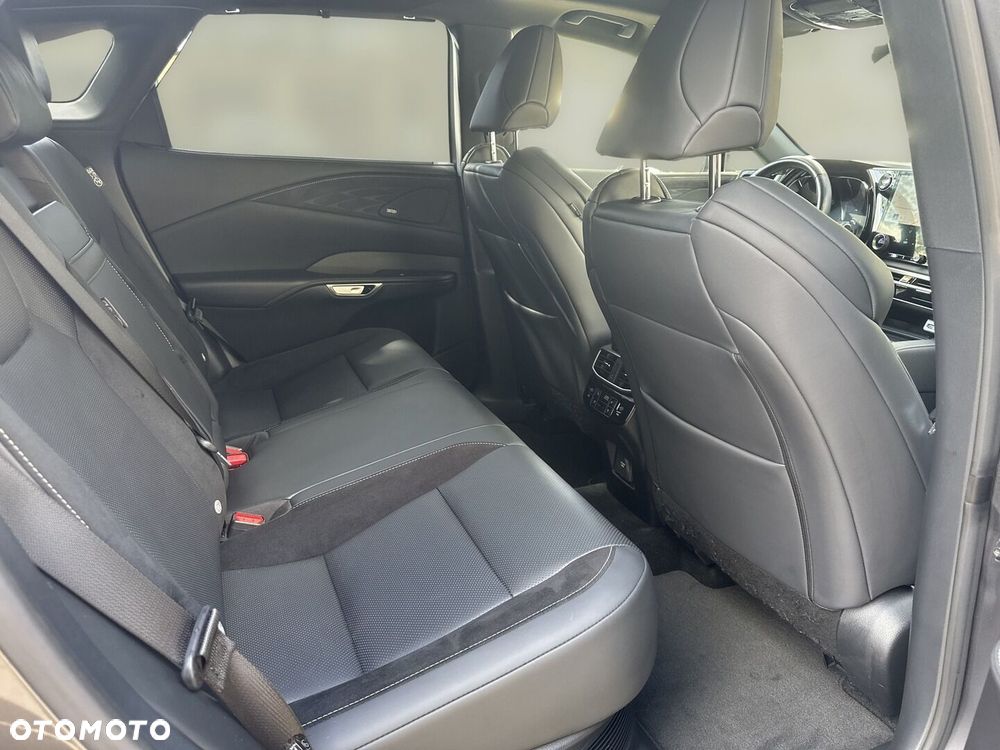 Lexus RX - 11