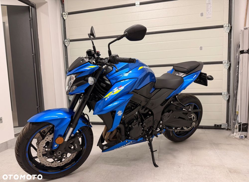 Suzuki GSX - 1