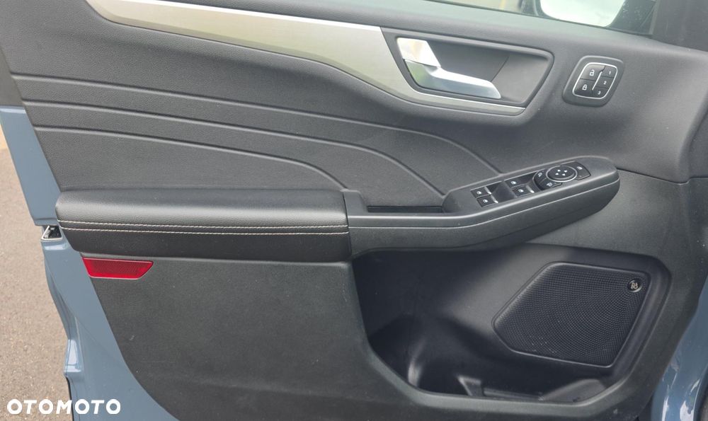 Ford Escape 2.0 EcoBoost AWD Titanium - 9