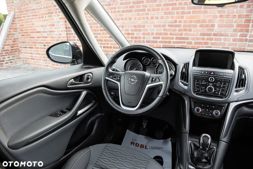 Opel Zafira - 26
