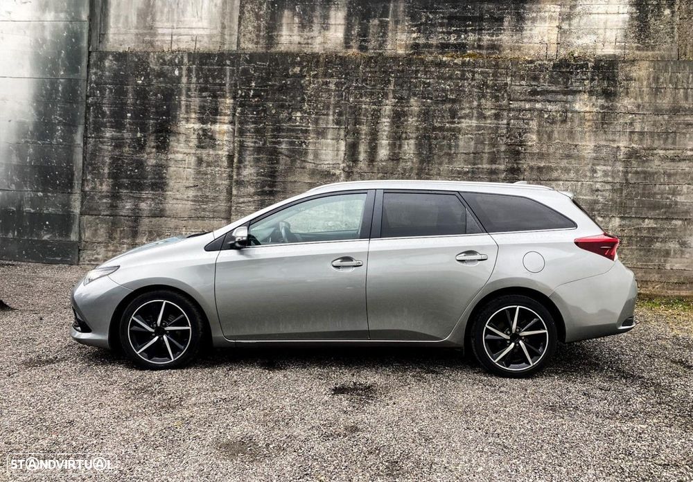 Toyota Auris Touring Sports 1.4 D-4D Comfort+Pack Sport - 2