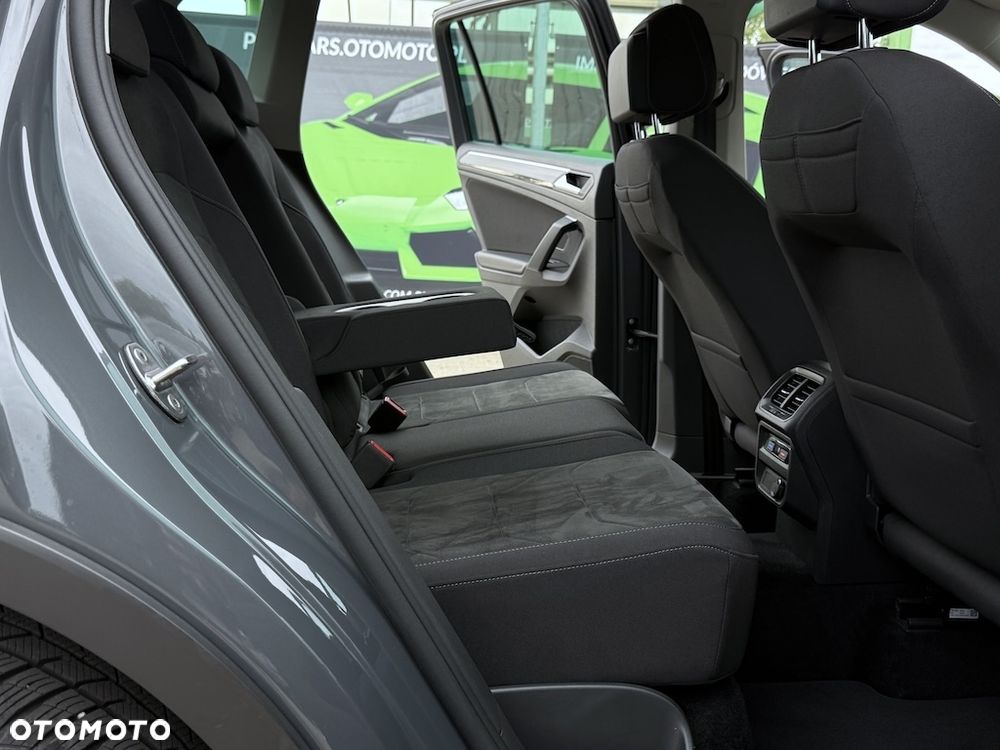 Volkswagen Tiguan - 38