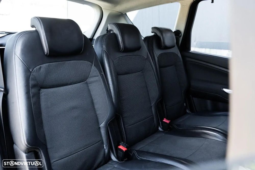 Ford S-Max - 21