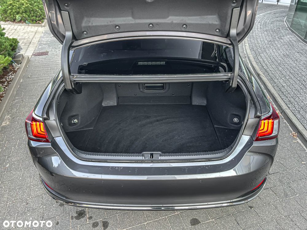 Lexus ES 300h Business Edition - 9