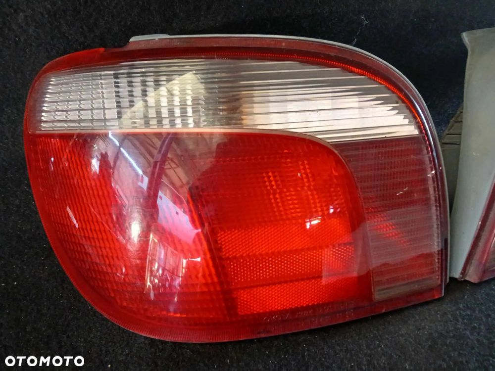 Toyota Yaris I Lampa tylna lewa, prawa - 3