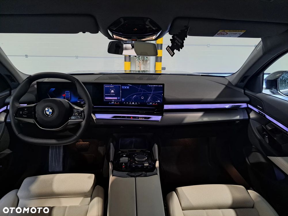 BMW Seria 5 520d xDrive mHEV - 12
