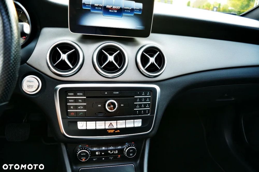 Mercedes-Benz CLA 250 4Matic 7G-DCT AMG Line - 22