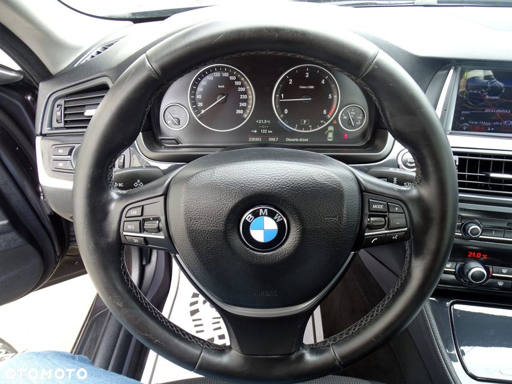 BMW Seria 5 525d - 17
