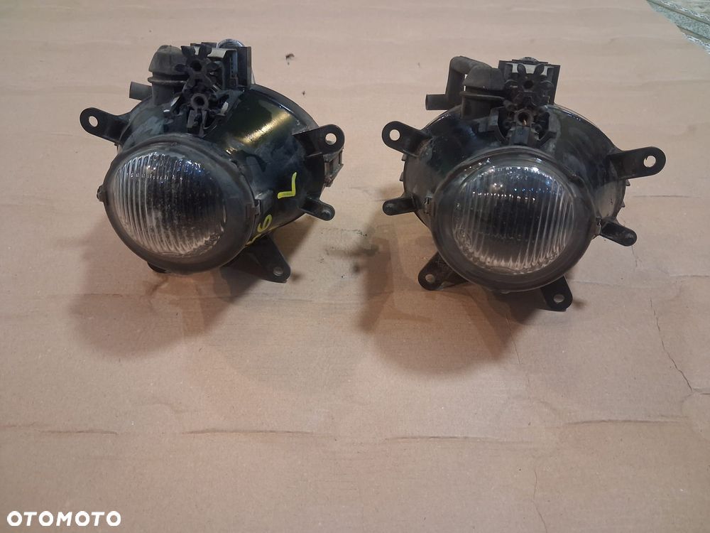 Halogen BMW 3 E46  prawy lub lewy OE - 1