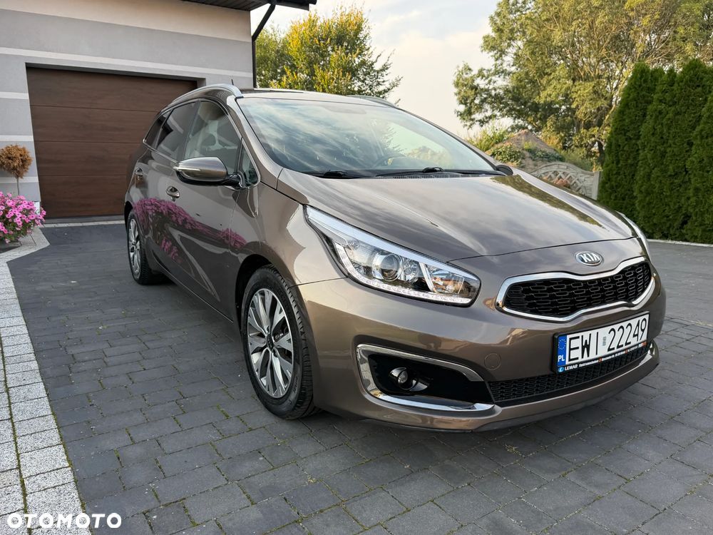 Kia Ceed 1.6 GDI ISG Dream-Team Edition - 2