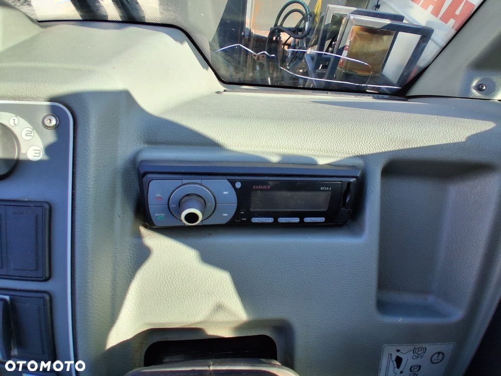 Claas SCORPION 7050 - 24