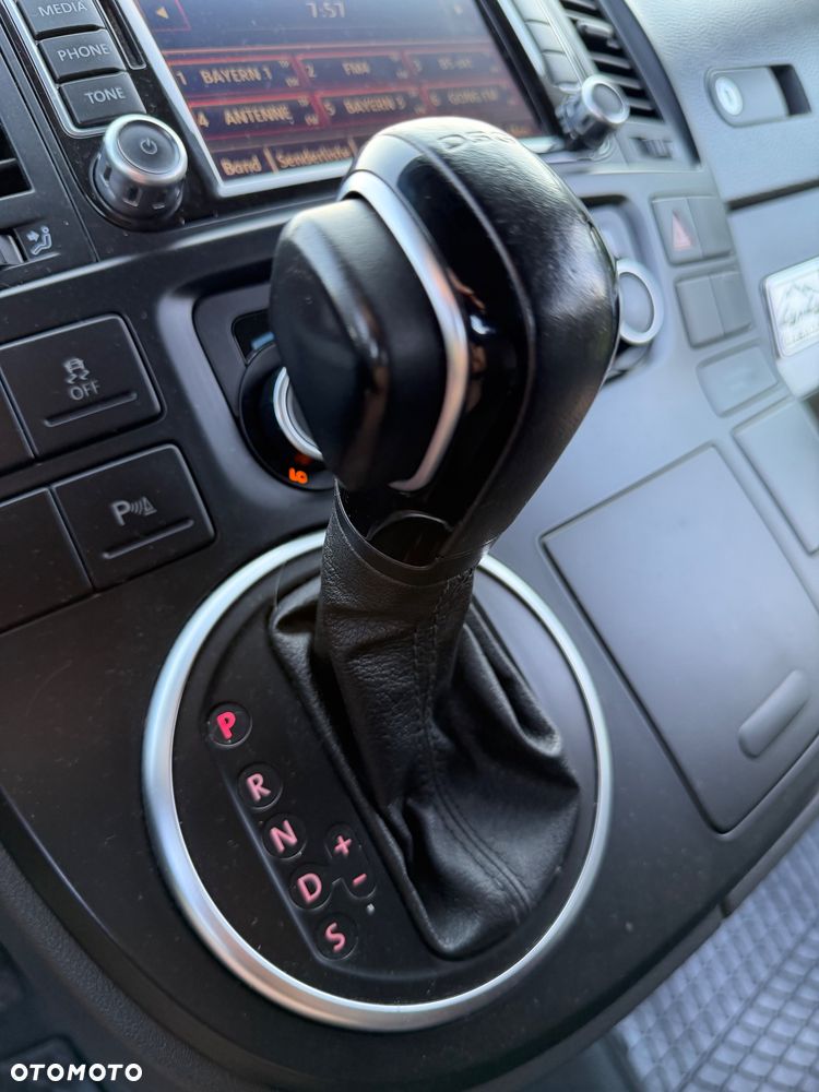 Volkswagen Multivan - 29