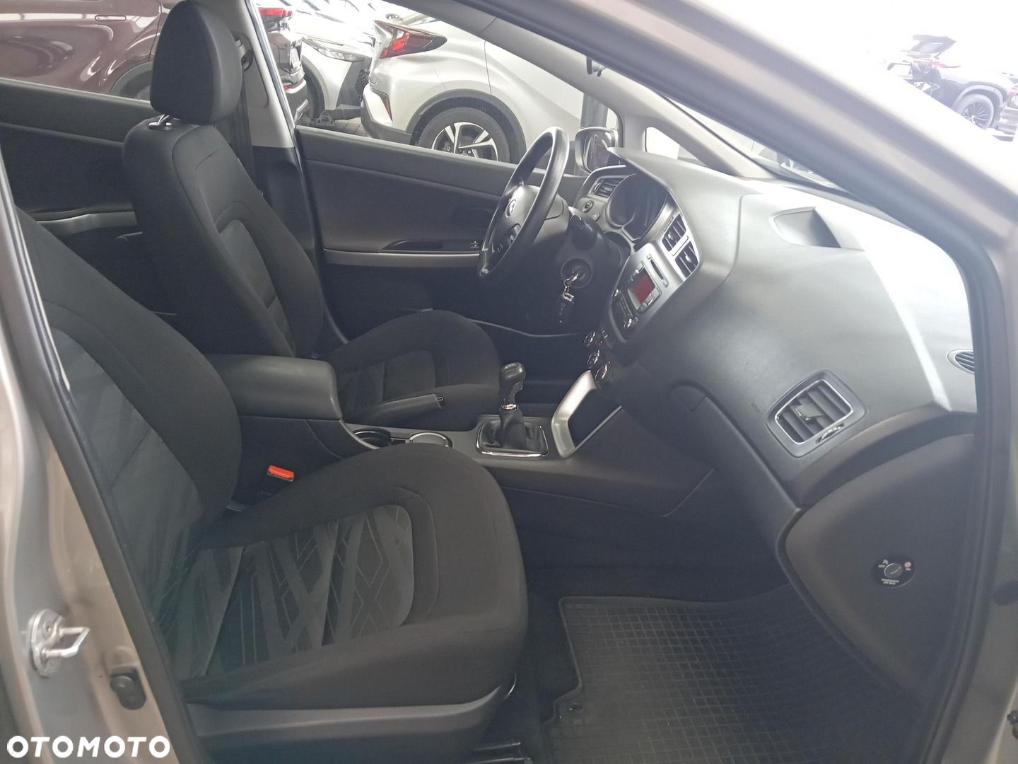 Kia Ceed - 11