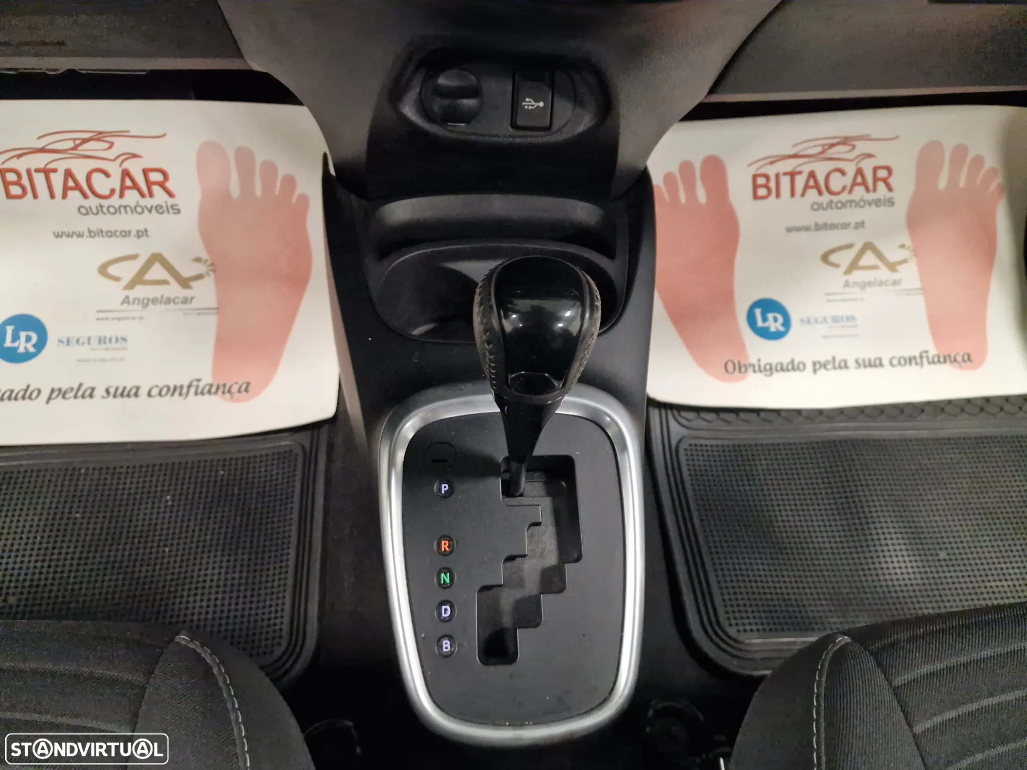 Toyota Yaris 1.5 HSD Comfort - 34