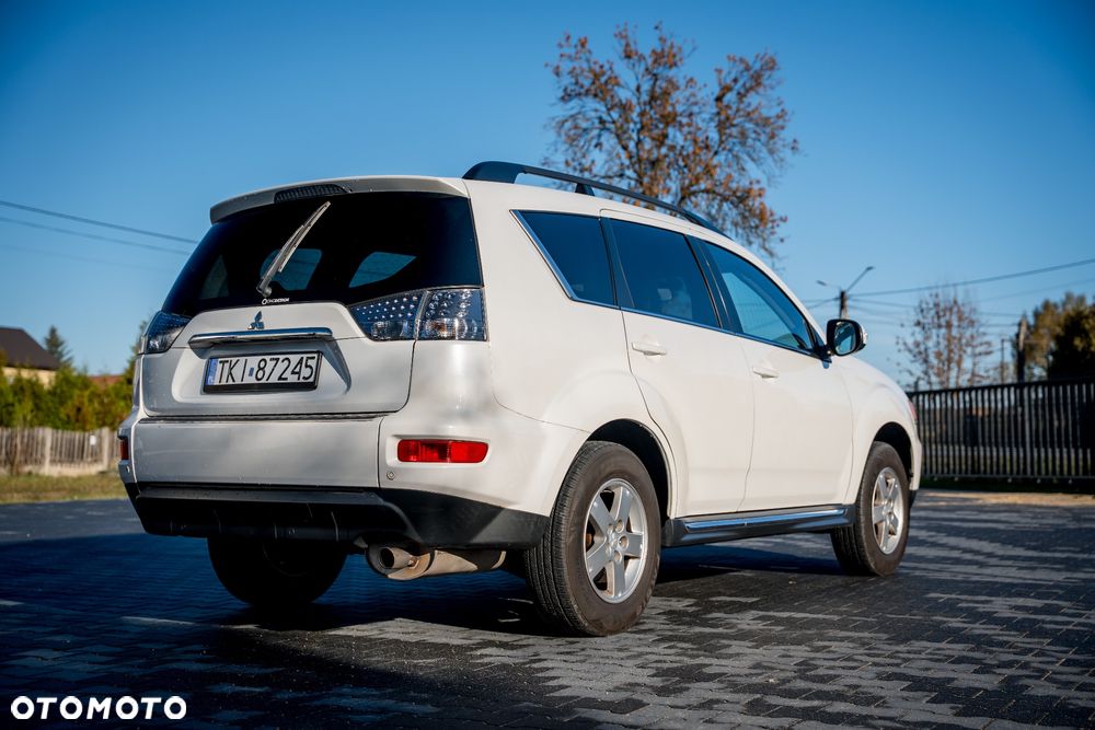 Mitsubishi Outlander - 9