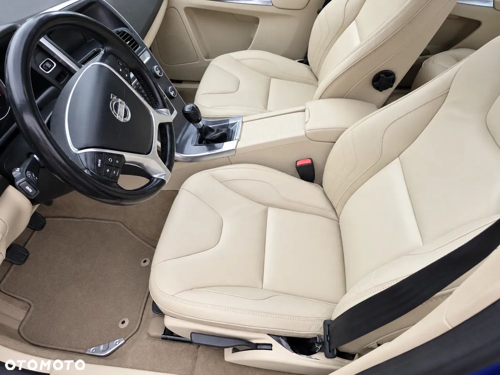 Volvo XC 60 D4 RDesign - 11